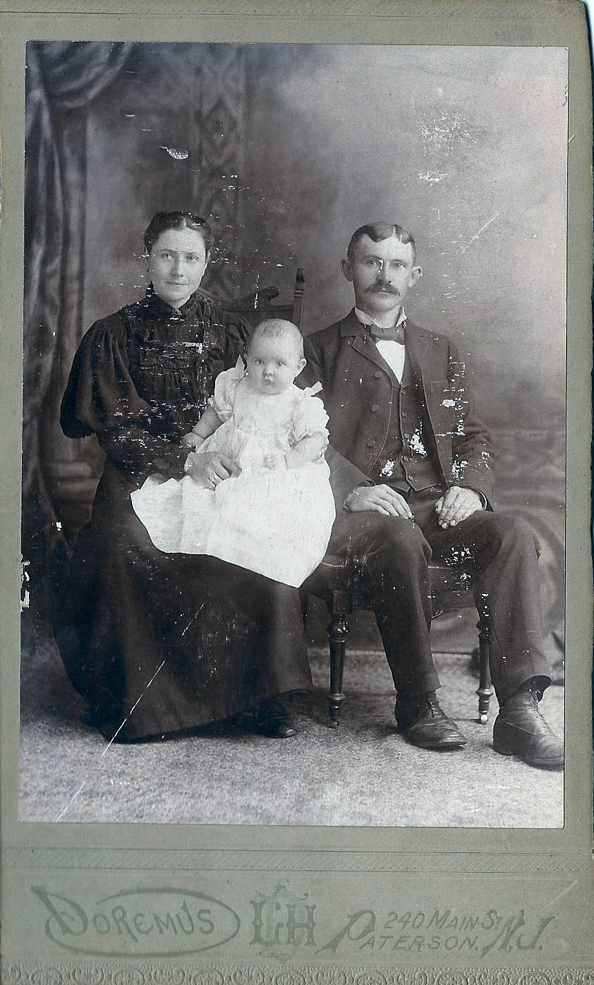 Nellie, Tillie en Leonard Van Harken in 1897