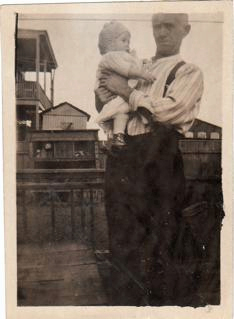 Marinus van Rumpt holding his grandson Richard Marinus